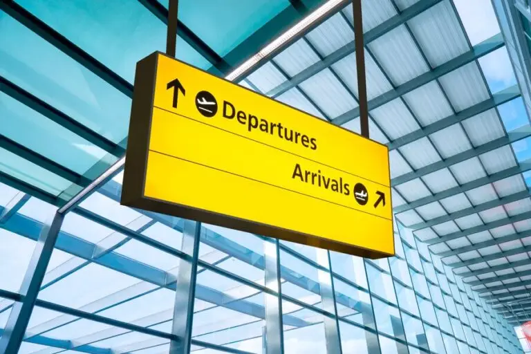 Airport-departure-arrival-sign-heathrow-london_117856-1010 | X Chauffeurs | X Chauffeurs London-heathrow